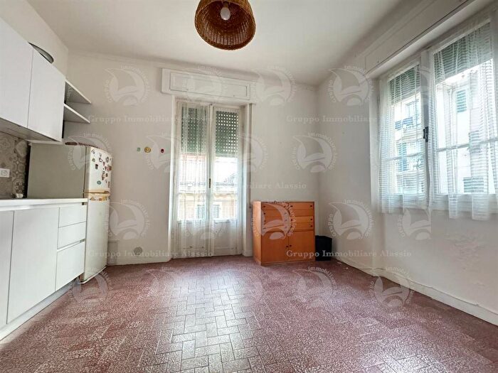 Appartamento trilocale in vendita in Corso Dante Alighieri, Alassio