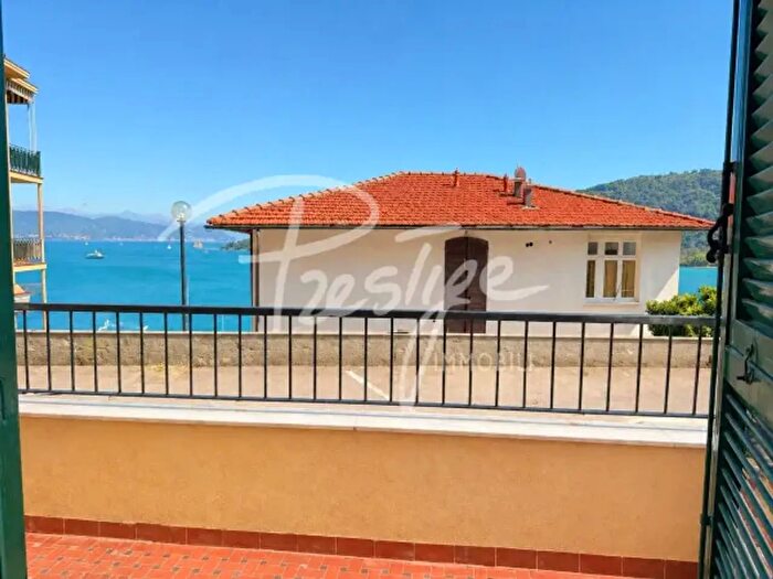 Appartamento quadrilocale in vendita in Via delle Ville, Portovenere
