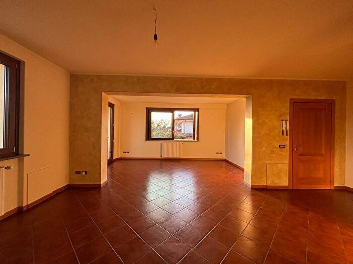 Appartamento quadrilocale in affitto in Presezzo