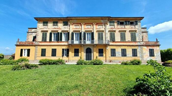 Casa con 6 locali in vendita in Capannori