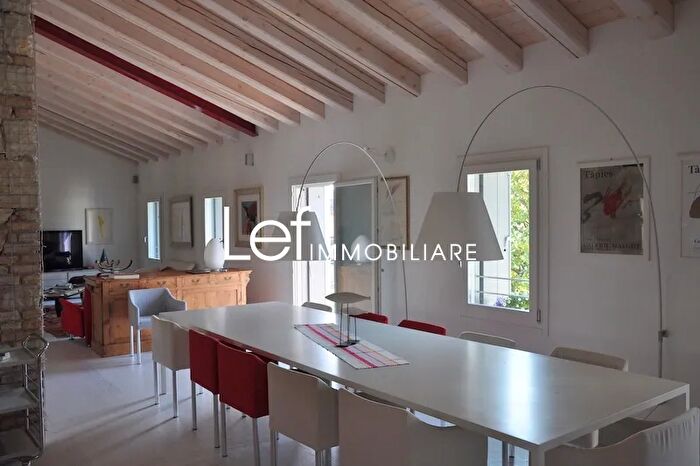 Casa con 5 locali in vendita in Valdobbiadene