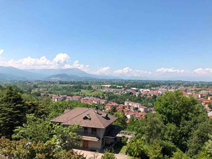 Appartamento trilocale in affitto in Via Nino Carboneri, Piazza, Mondovì