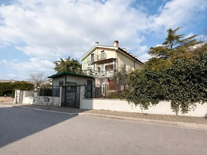 Appartamento trilocale in vendita in Viale Aldo Moro, San Giovanni Rotondo