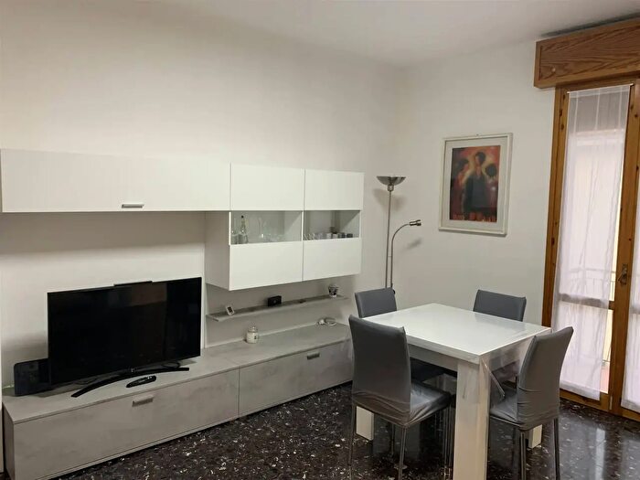 Appartamento quadrilocale in affitto in Modena