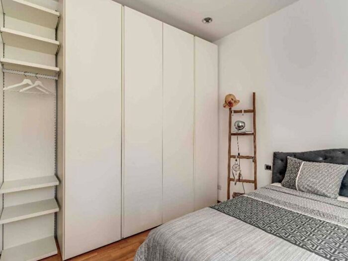 Appartamento bilocale in affitto in Via Raffaele de Cesare, Appio Latino, Roma