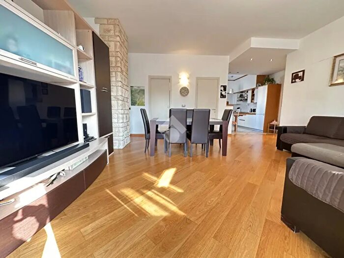 Appartamento quadrilocale in vendita in Via Pighi, Verona