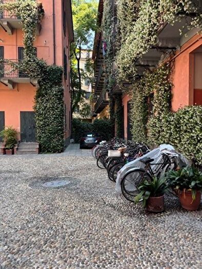 Appartamento trilocale in affitto in Via Vittorio Salmini, Porta Romana Medaglie dOro, Milano