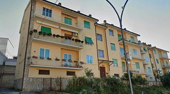 Appartamento trilocale in vendita in Via Sturzo Larino, Larino