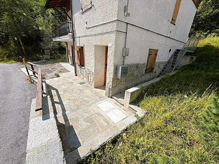 Appartamento con 5 locali in vendita in Via degli Alpini, Pietraporzio