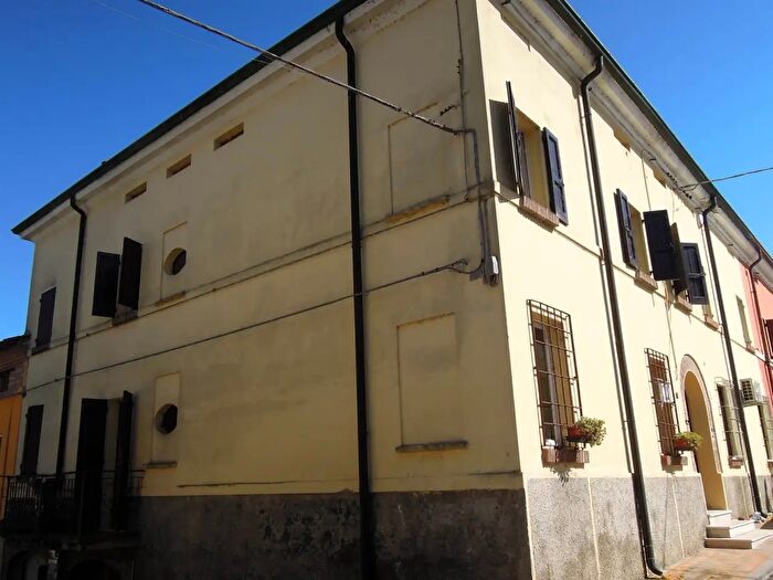 Casa quadrilocale in vendita in Borgo Virgilio
