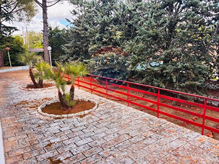 Casa con 5 locali in vendita in Strada Comunale Boschetto, Putignano