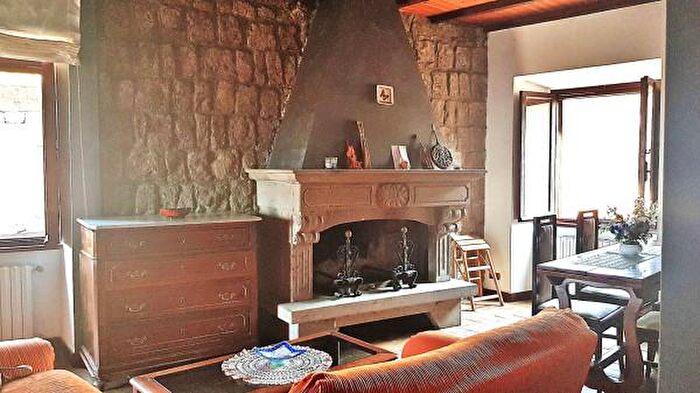 Appartamento bilocale in vendita in Via dei Pellegrini, Viterbo