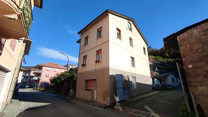 Appartamento trilocale in vendita in Cogorno