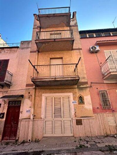Casa con 8 locali in vendita in Via Palermo, Ribera