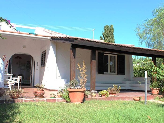 Casa trilocale in vendita in Via Giorgio, Ostuni Costa, Ostuni