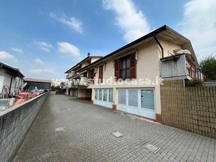 Case in Vendita e in Affitto - 2