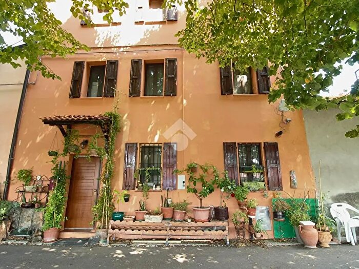 Casa trilocale in vendita in Via Chiesa, Montechiarugolo