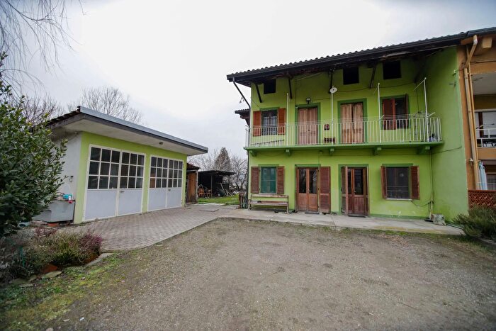 Casa con 9 locali in vendita in Via del Pero, Cascinette DIvrea