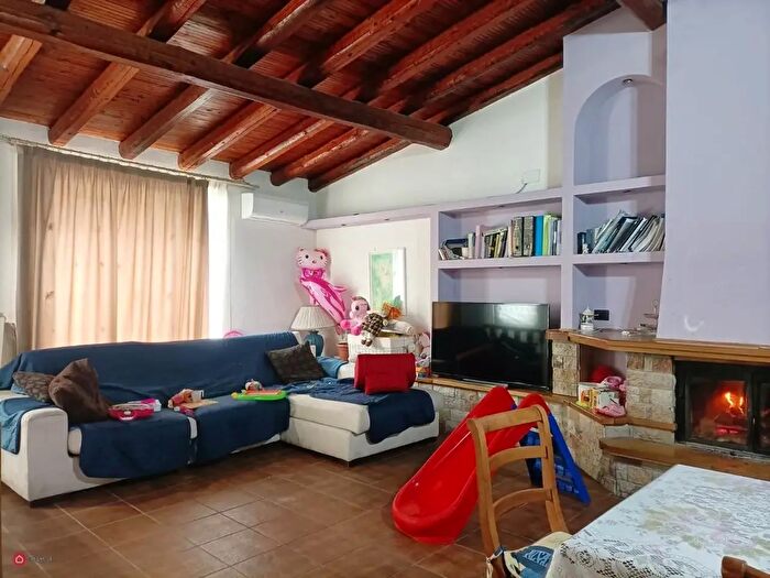 Casa con 10 locali in vendita in Via Archimede, Floridia