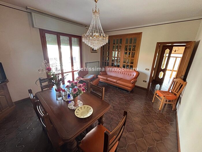 Appartamento con 6 locali in vendita in Vallefoglia