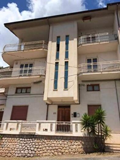 Appartamento bilocale in vendita in Via Tondo, Nicotera