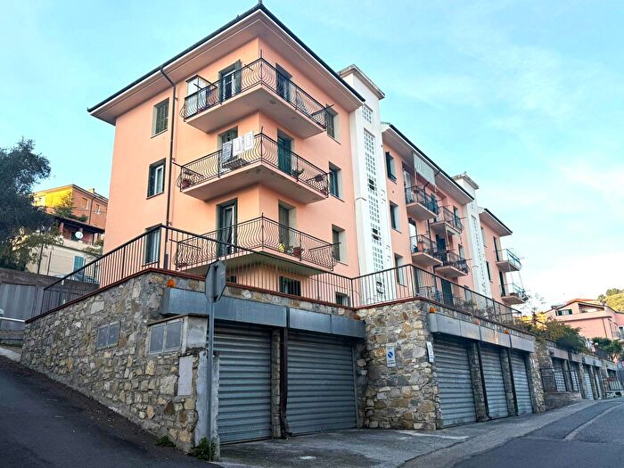 Appartamento quadrilocale in vendita in Via Santa Lucia, Imperia
