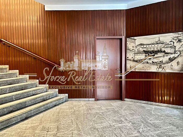 Appartamento trilocale in affitto in Via Borghese, Cenisio, Milano