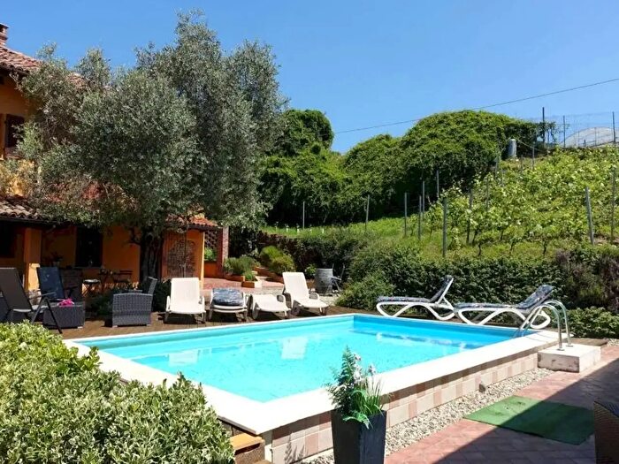 Casa con 9 locali in vendita in Strada Fornaci Stazione, Agliano Terme