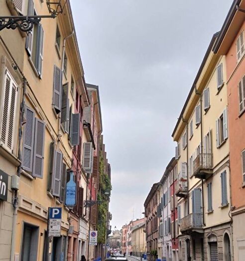 Appartamento trilocale in affitto in Strada Luigi Carlo Farini, Centro Storico, Parma