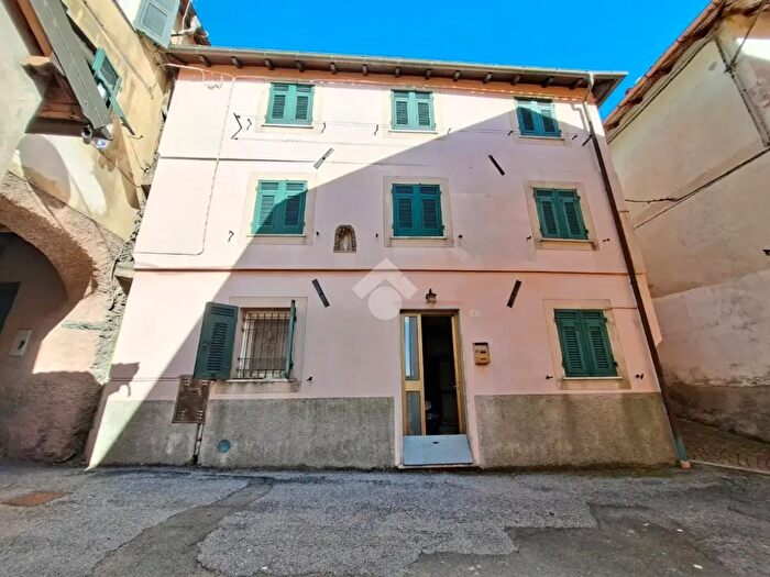 Casa con 5 locali in vendita in Via Camarza, Crocefieschi