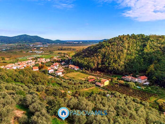 Casa con 5 locali in vendita in Via Fratelli Cervi, Galzignano Terme