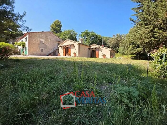 Casa trilocale in vendita in Camerano