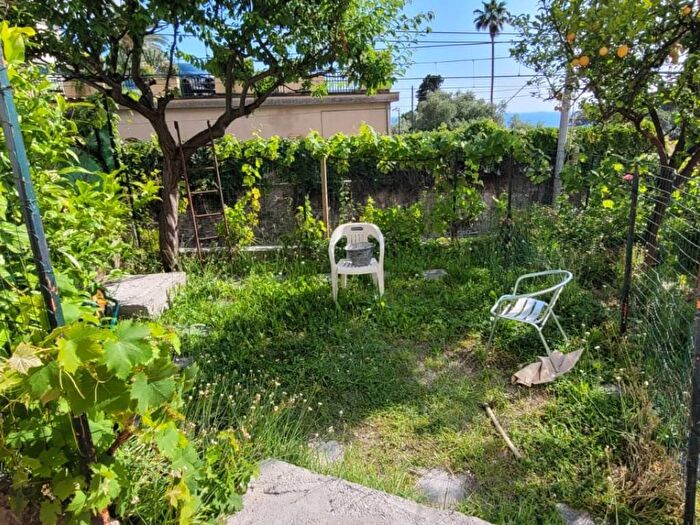 Appartamento quadrilocale in affitto in Via Privata Chiappa, Centro, Pieve Ligure