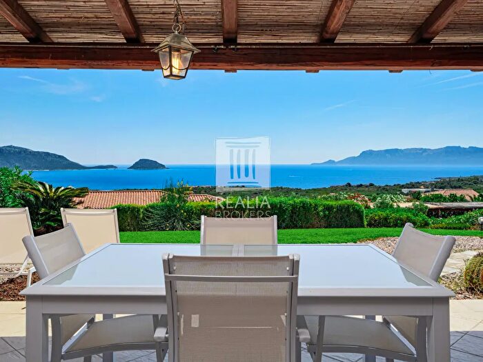 Casa trilocale in vendita in Via Sottomonte, Golfo Aranci