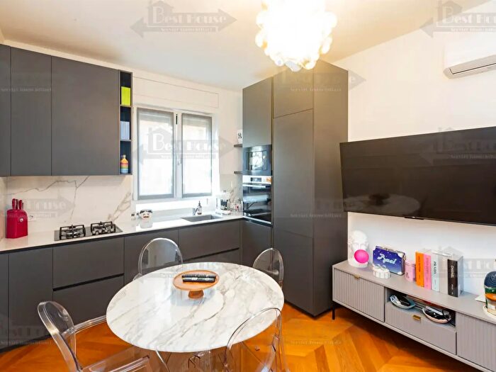 Appartamento bilocale in vendita in Via Picozzi, Milano