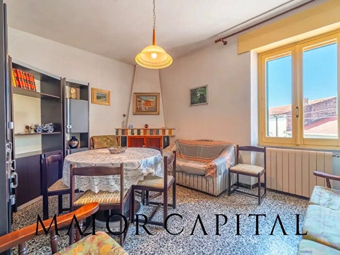 Appartamento con 5 locali in vendita in Oschiri