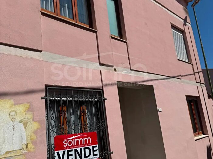 Casa quadrilocale in vendita in Via Santa Lucia, Guasila