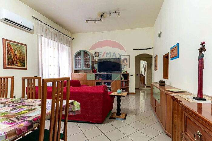 Appartamento trilocale in vendita in Via Risorgimento, Sesto San Giovanni