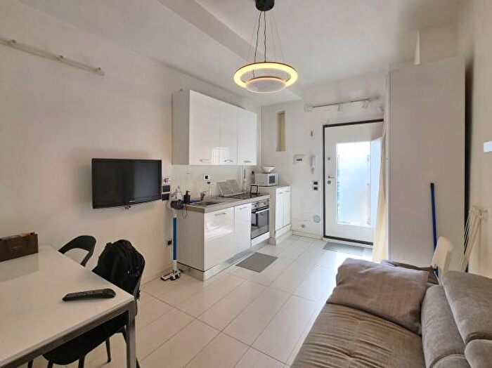 Appartamento bilocale in affitto in Via Pietro Custodi, Corso San Gottardo, Milano
