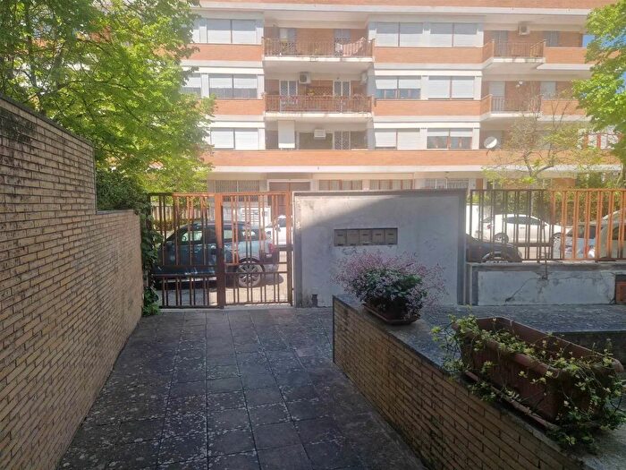 Appartamento trilocale in vendita in Via Francesco dElia, Lecce