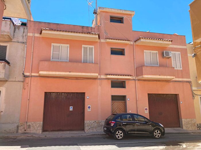 Casa con 8 locali in vendita in Via Alcide De Gasperi, Portopalo Di Capo Passero
