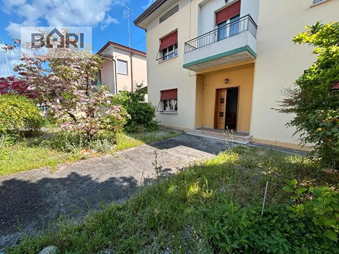 Casa trilocale in vendita in Via Enrico Toti, Pordenone