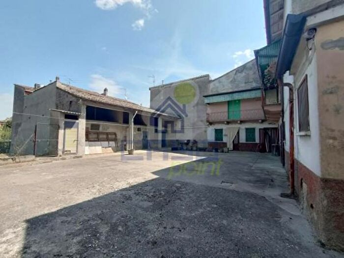 Casa con 6 locali in vendita in Via Dosso, Piadena Drizzona