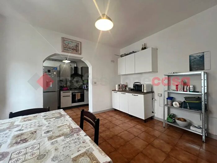 Appartamento con 5 locali in vendita in Via Capitello, Salizzole