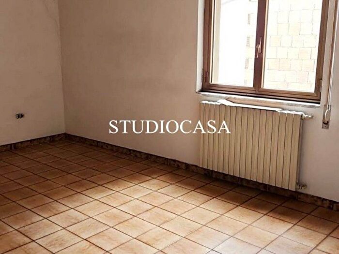 Appartamento con 5 locali in affitto in Via Roma, Recale