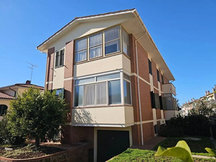 Appartamento con 5 locali in vendita in Via Grandi, Rosignano Marittimo