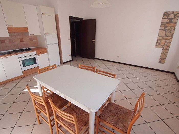 Appartamento trilocale in affitto in Via Goffredo Mameli, Borgo Trento, Verona