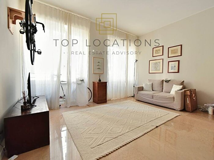 Appartamento bilocale in affitto in Via Lesmi, Corso Genova, Milano