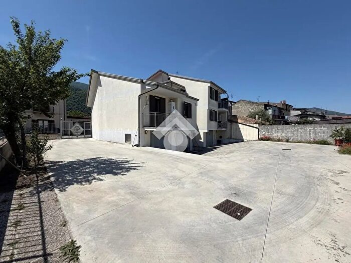 Appartamento con 5 locali in vendita in Corso Caudino, Cervinara