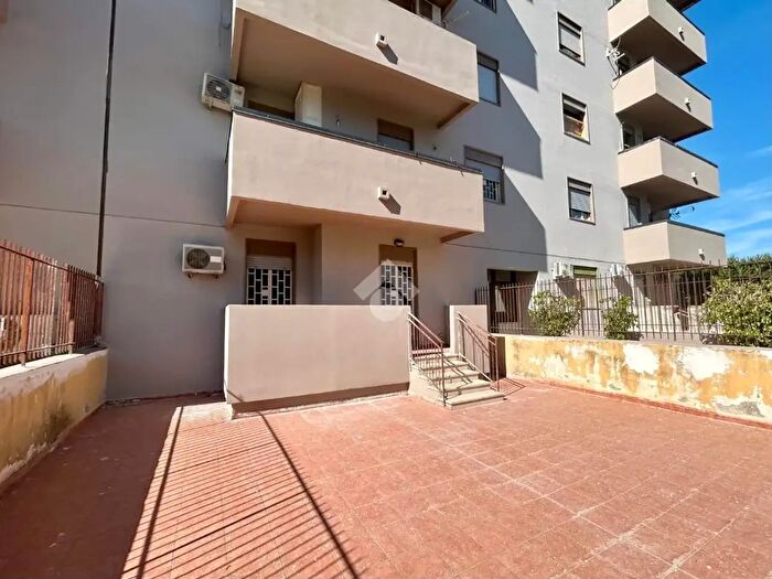 Appartamento trilocale in vendita in Via Luigi Galvani, Palermo